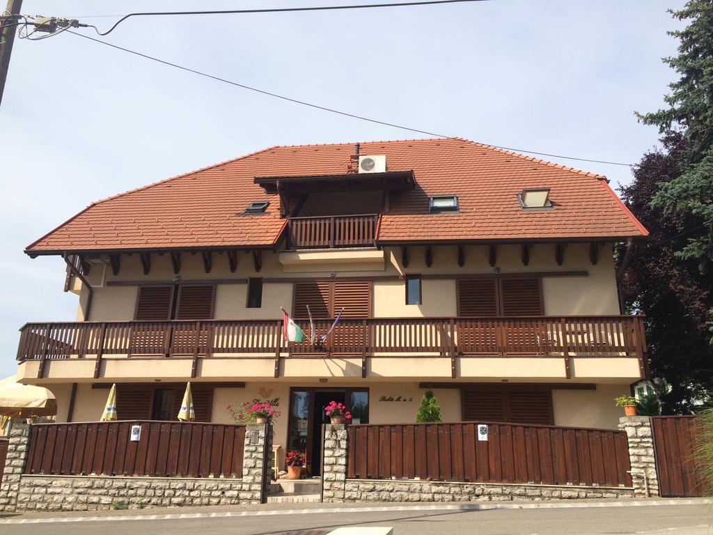 Fuerjes Villa Panzio Balatonfured Exterior photo